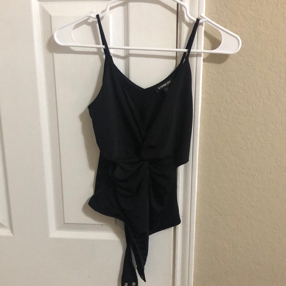 One piece - Picture 1 of 2